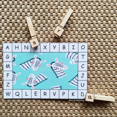 Correspondance Des Lettres Capitale Script